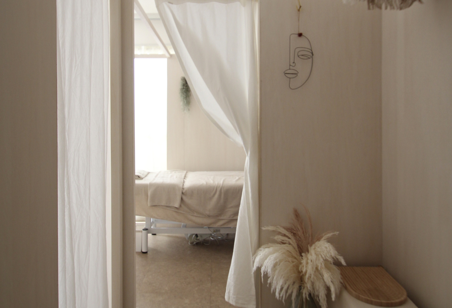 荒川区にあるロジハイツの看板