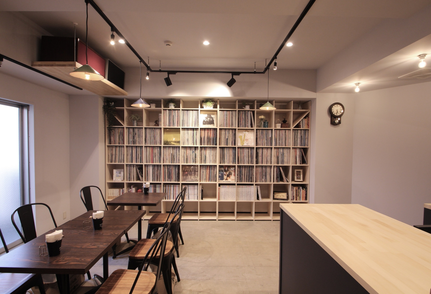 木製建具のある玄関